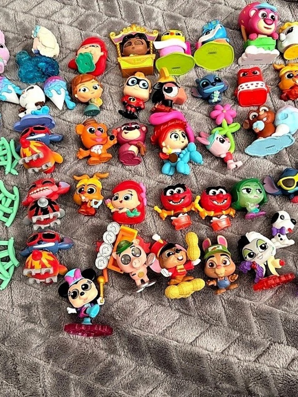 Disney Doorables Kids Multicolor Action Figure Lot - 47 Doorables